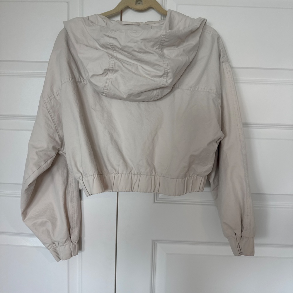 Zara cropped hooded jacket in a light beige or tan color  Size L - Picture 4 of 5